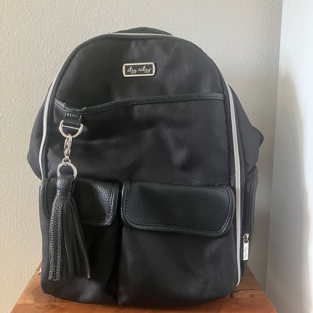 Itzy Ritzy Black Baby Bag with Modern Design